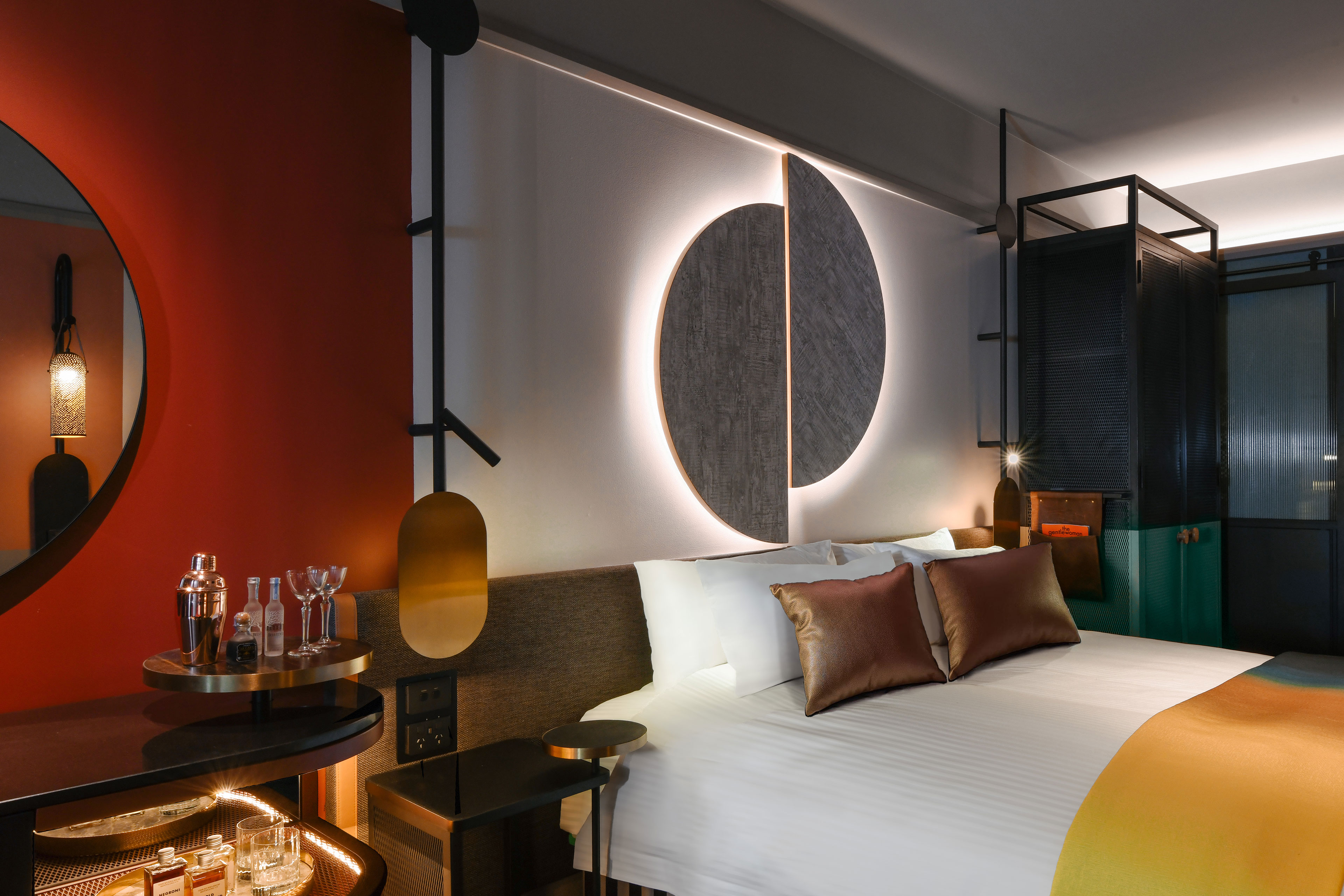 QT, DELUXE, KING BED