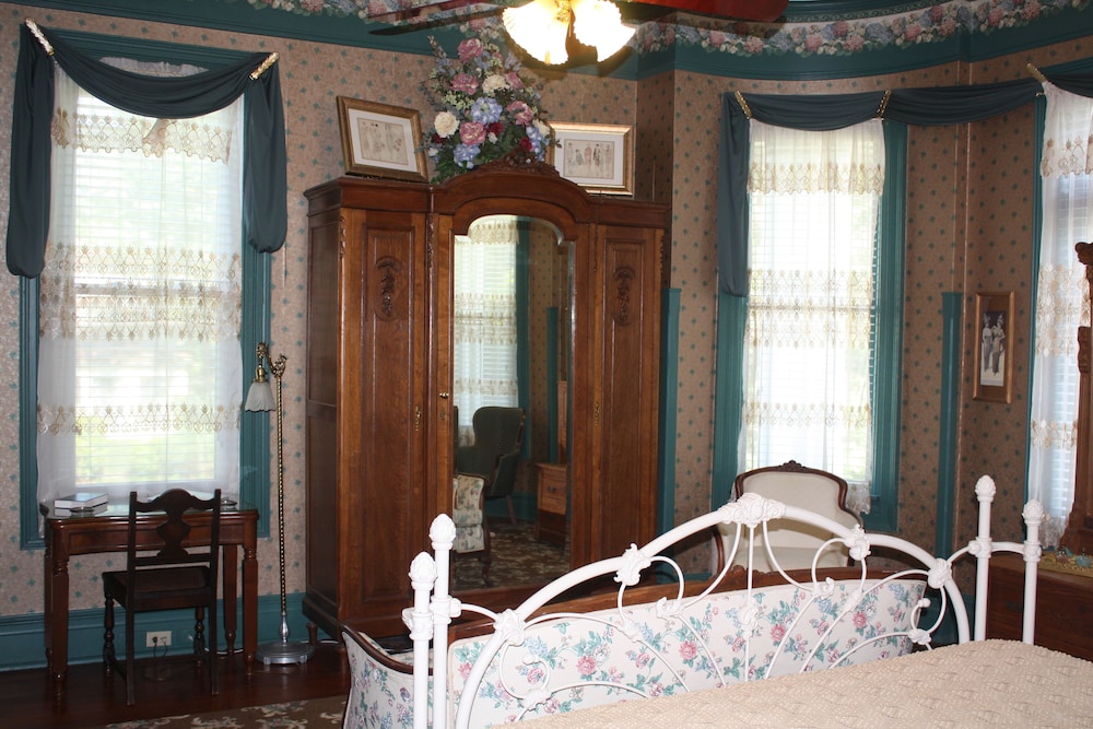 McFarlin House Bed and Breakfast 1/69