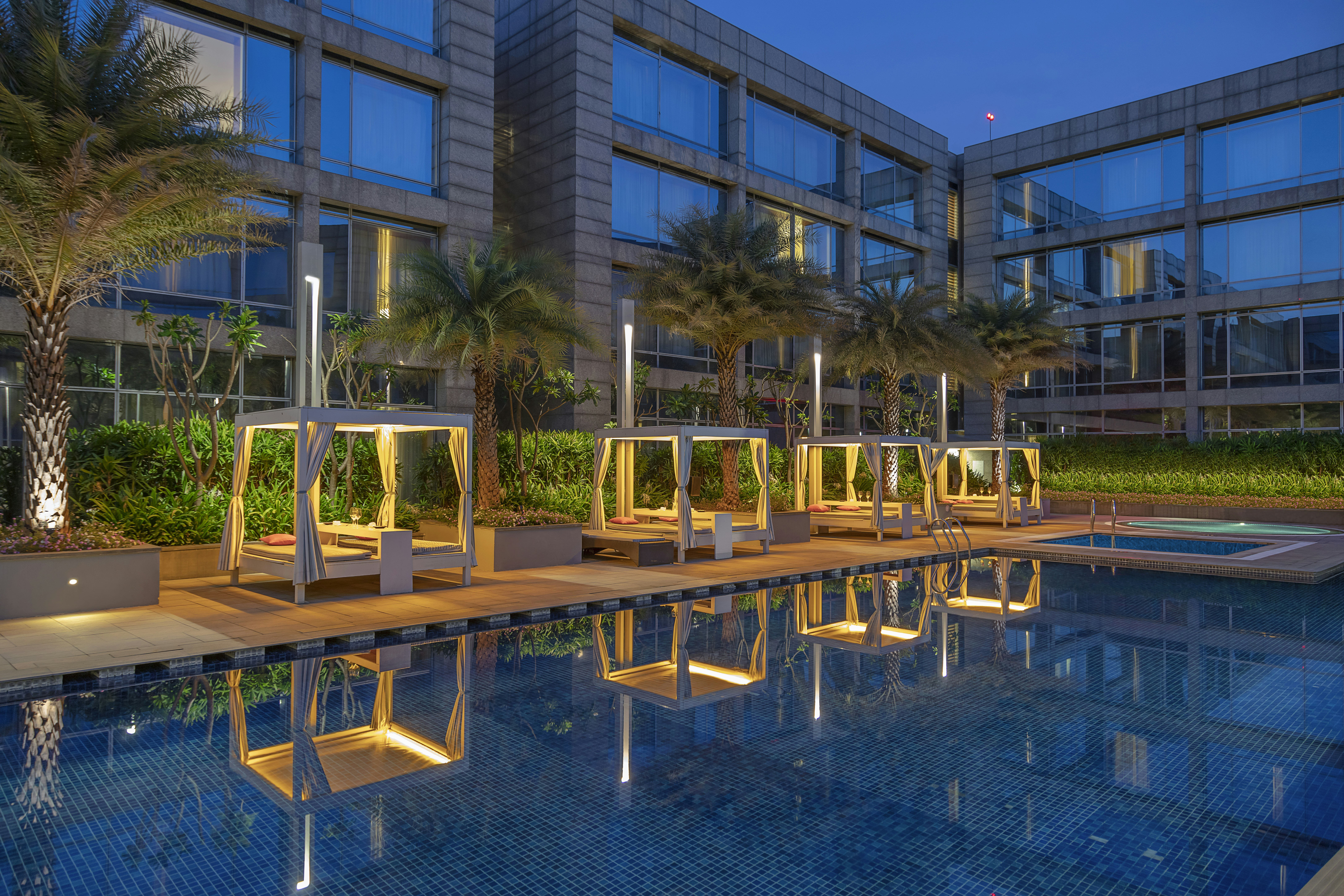 Hilton Bangalore Embassy GolfLinks 45/87