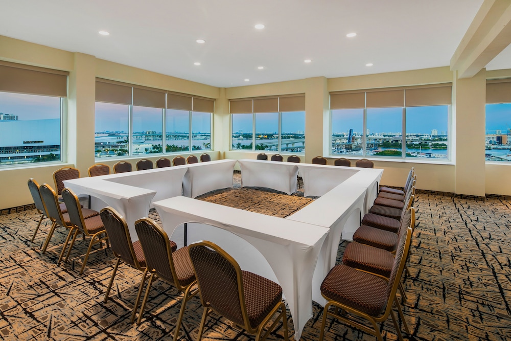 Holiday Inn Port of Miami Downtown Hotel 53/73