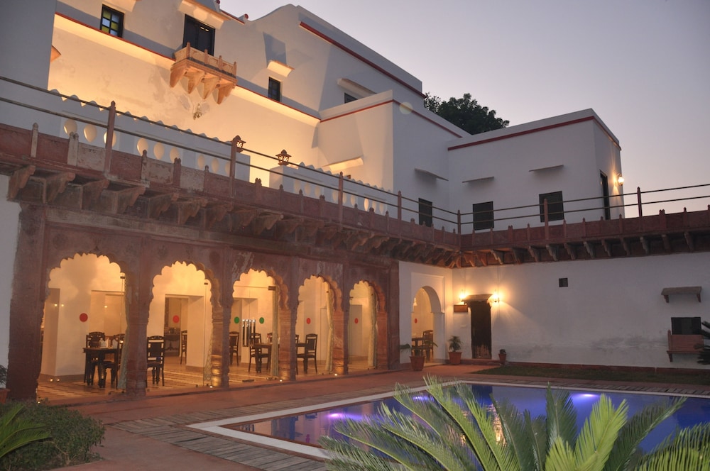 Amritara Chandra Mahal Haveli Bharatpur 45/50