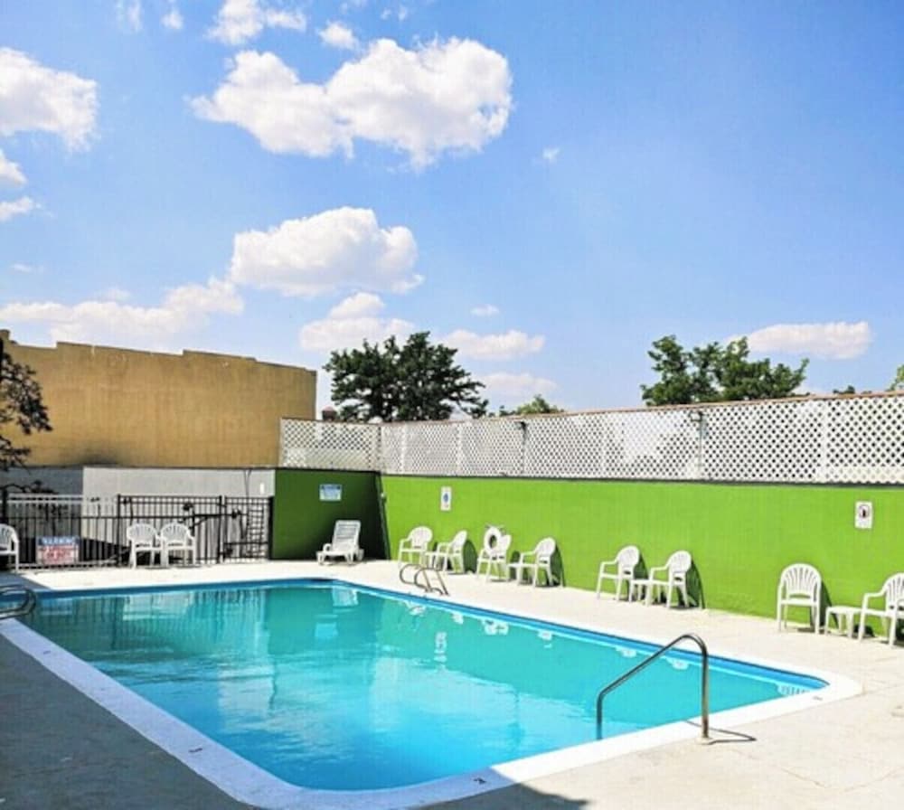 Super 8 by Wyndham Great Falls City Center 20/49