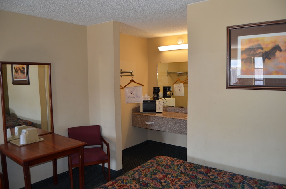 Plaza Inn Big Spring 24/50