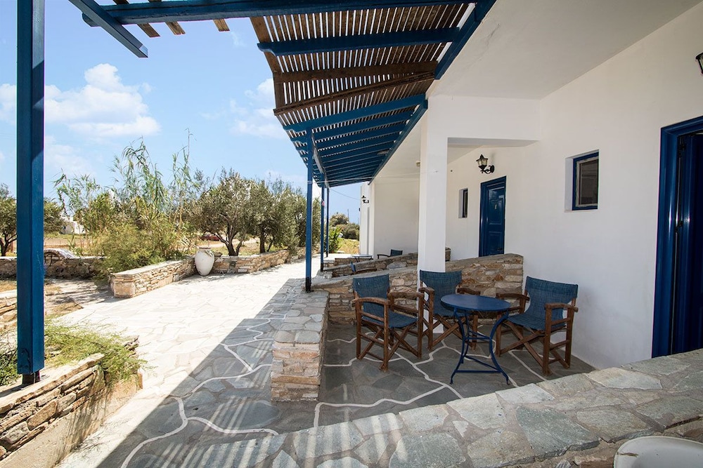 Dimitris Rooms 15/33