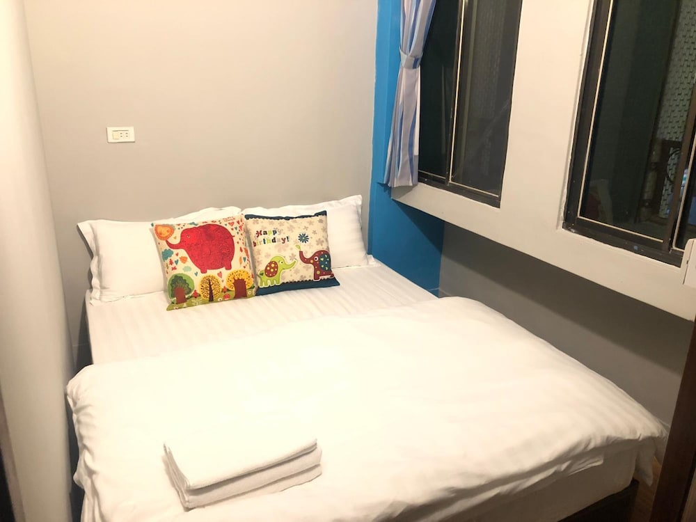 A Good Man's Hostel 2/21