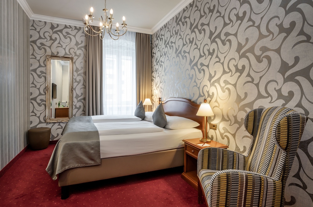 Am Mirabellplatz Hotel 32/68