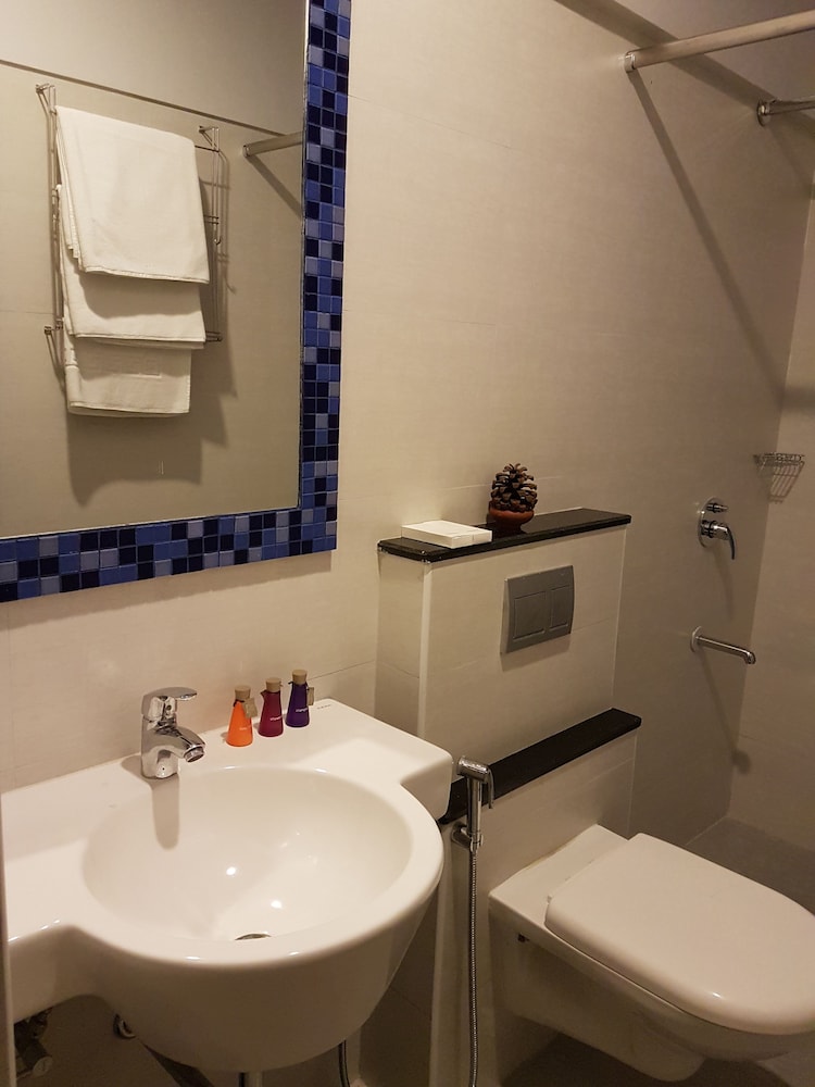 UTSE SUITES 43/46