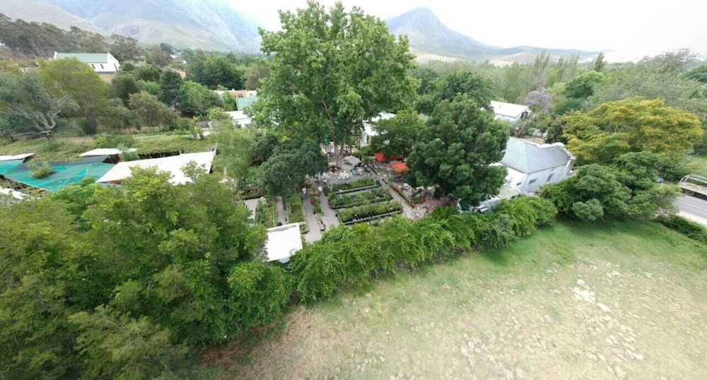 Fiore Guest Accommodation 44/50