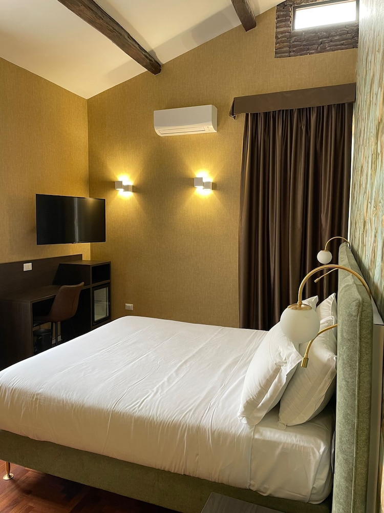 Excellence Suite 18/70