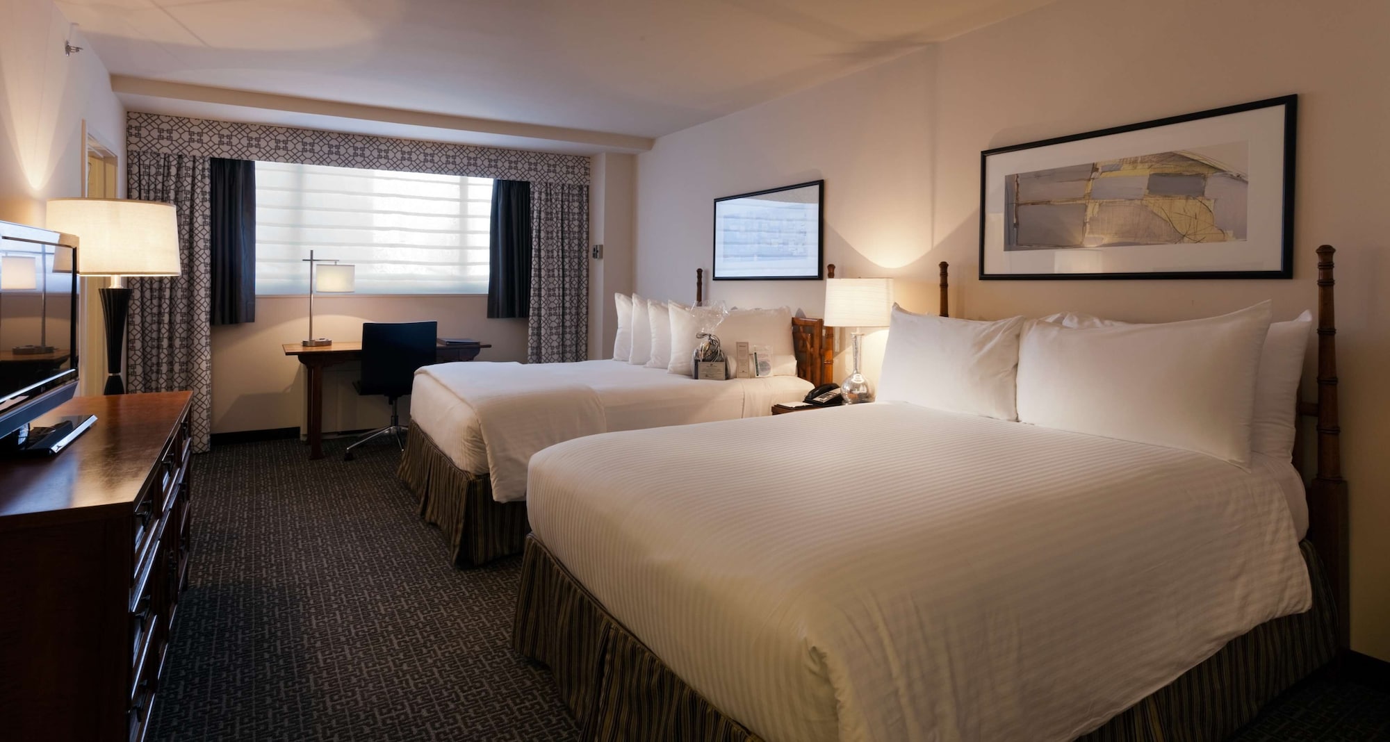 DELUXE, 2 QUEEN BEDS, ACCESSIBLE
