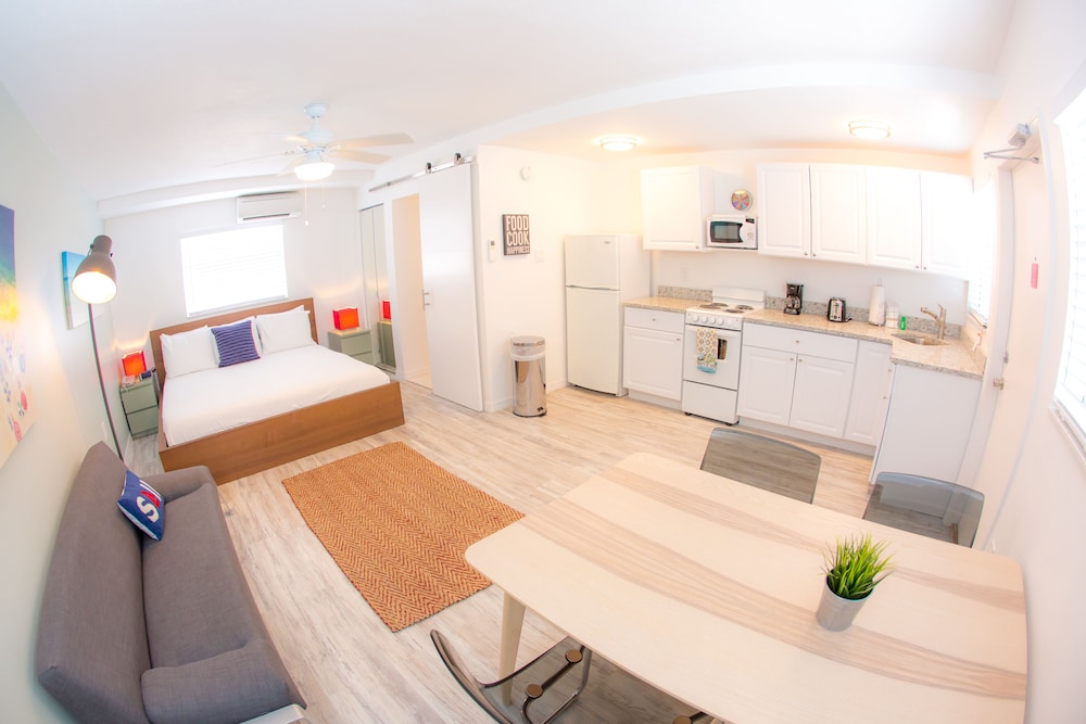 The Villas at St Pete Beach 24/50