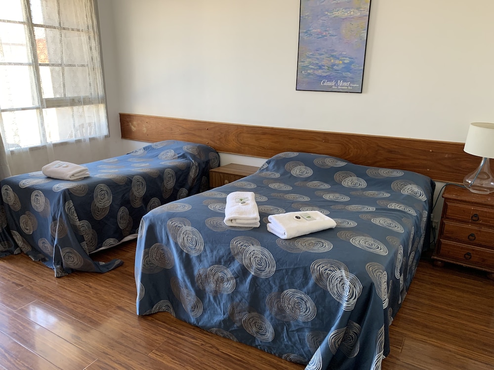 Beaconsfield Lodge Motel 37/66