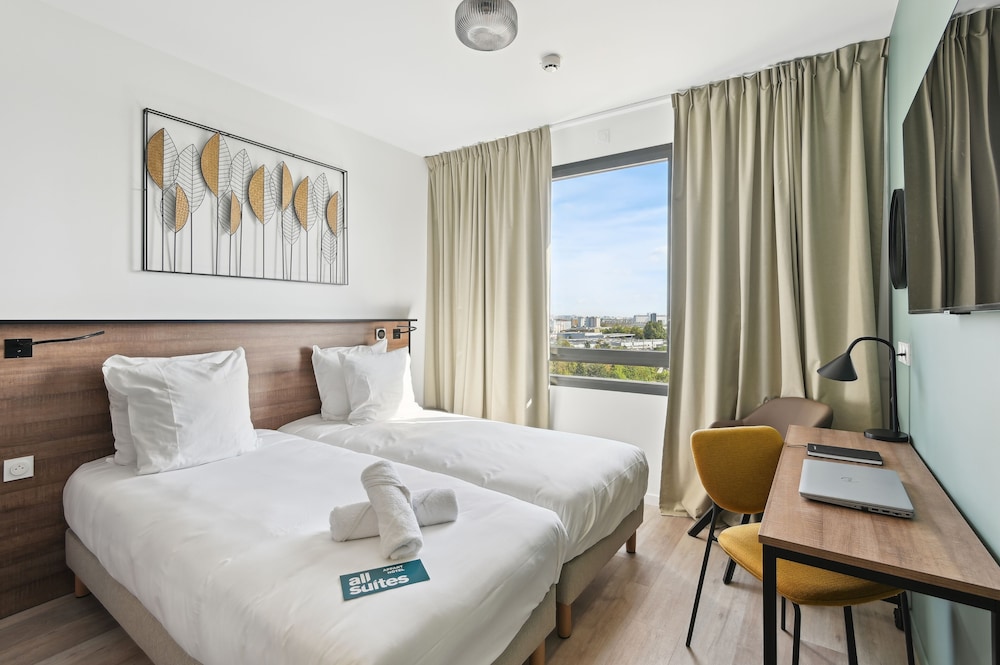 COMFORT, STUDIO, TWIN BEDS