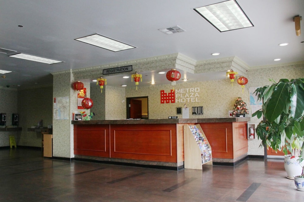 Metro Plaza Hotel 6/48