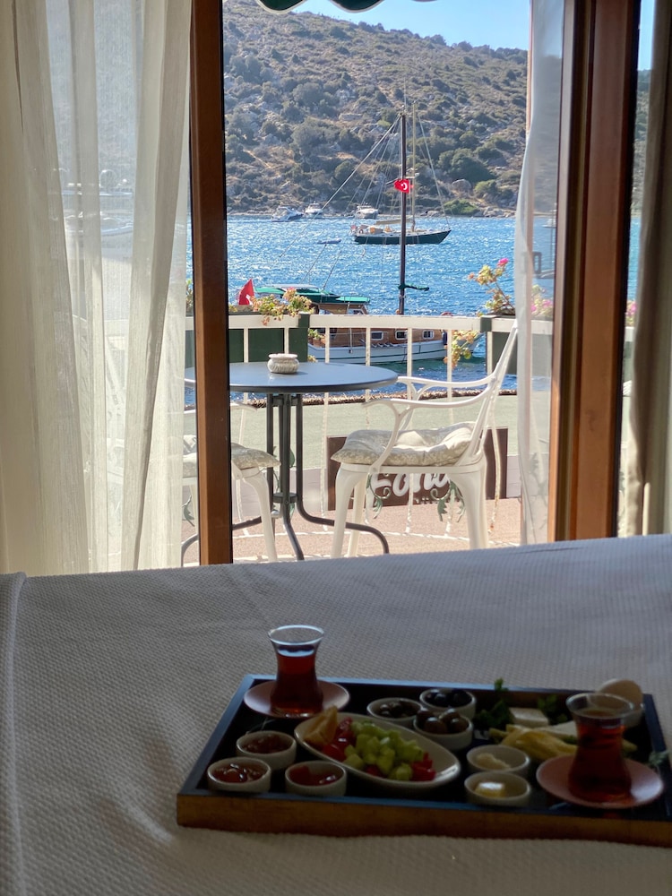 Liman Hotel Gumusluk 39/50
