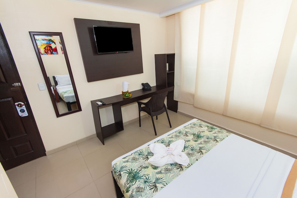 Hotel Marina Suites by GEH Suites 22/37