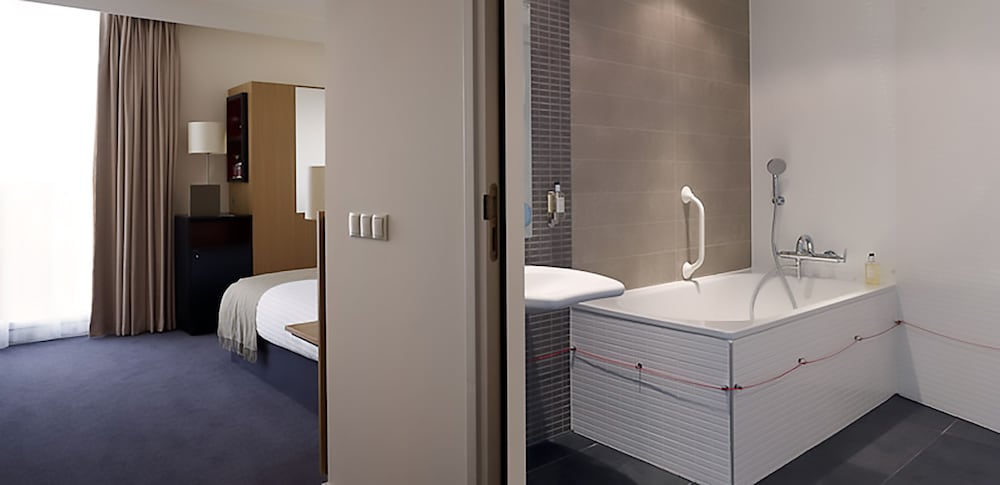 Doubletree By Hilton Amsterdam Centraal Station 23/88