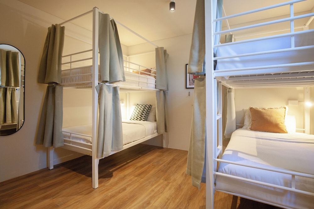 Entire 4 Bed Dorm