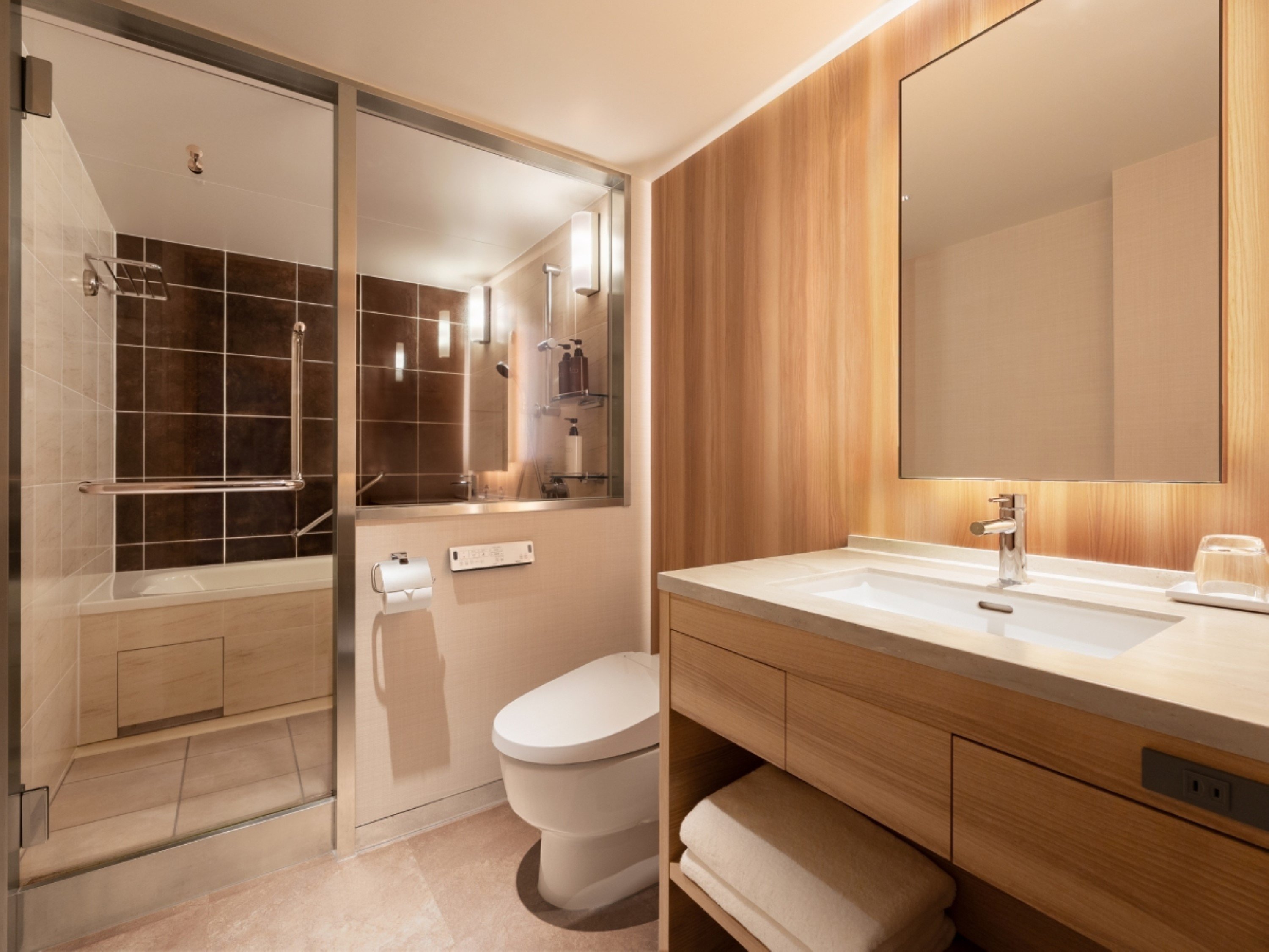 Renovated, Club, Superior, King Bed, Club Lounge Access