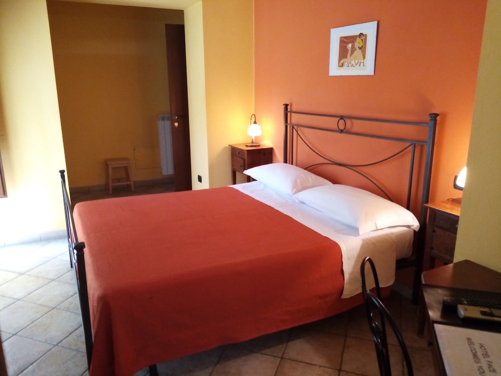 SUPERIOR, QUEEN BED