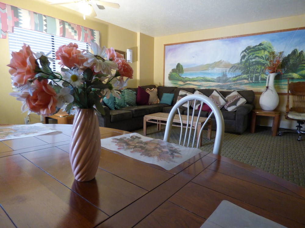Coronada Inn and Suites 39/47