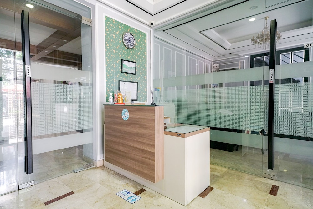 Reddoorz Premium Near Rs Pondok Indah 10/46