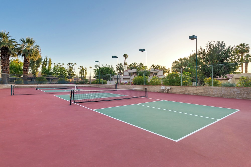 The Oasis Resort 44/76