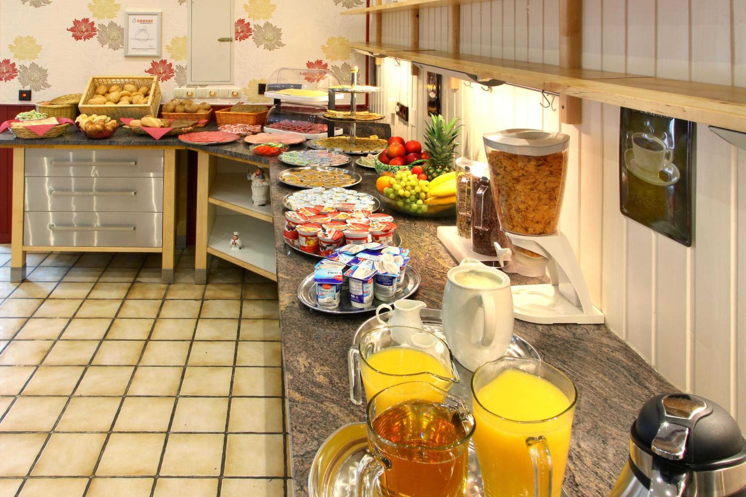 Hotel im Rheintal 42/57