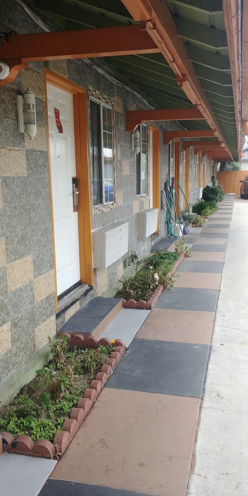 Travel Eagle Inn 50/55