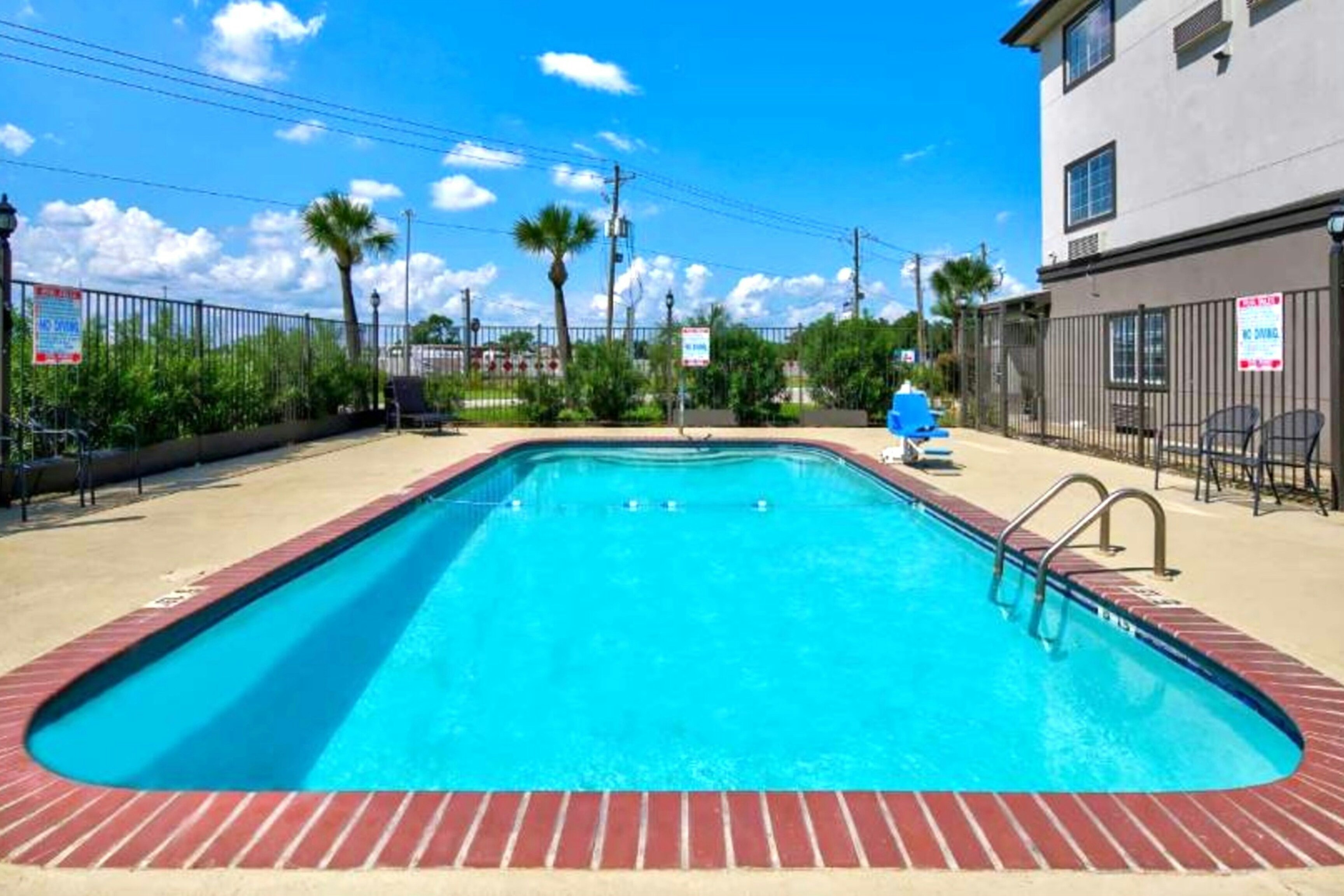Oyo Townhouse Sulphur,LA Extended Stay I-10 16/27