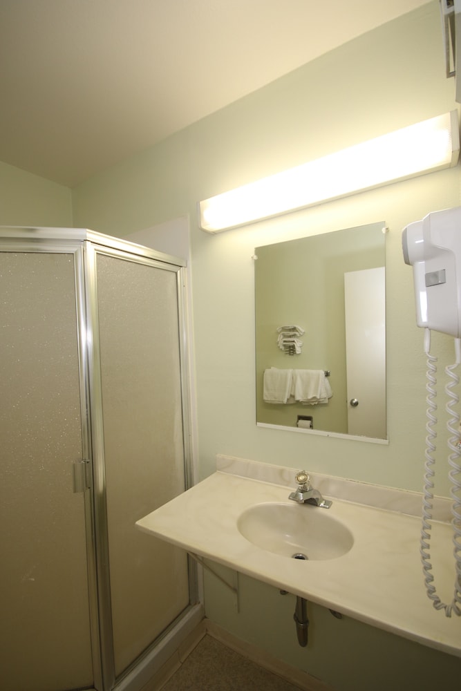 Royal Inn Charlotte Airport Hotel 31/31