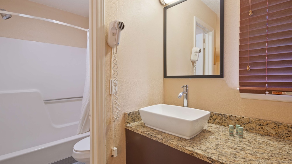 Best Western Mountainbrook Inn 12/35