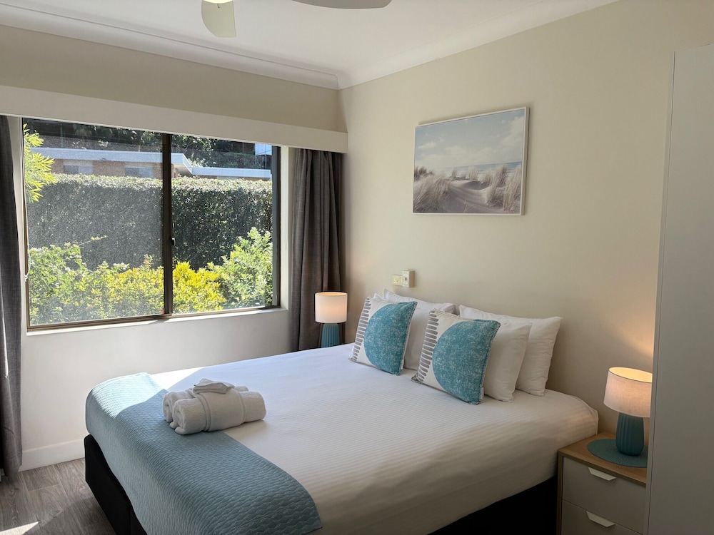 APARTMENT, KING BED, GARDEN VIEW