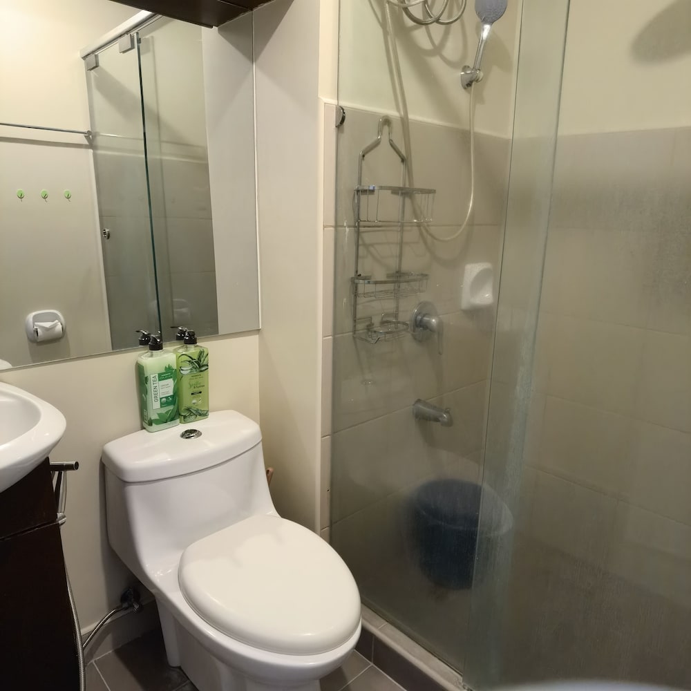 DELUXE, STUDIO, SUITE