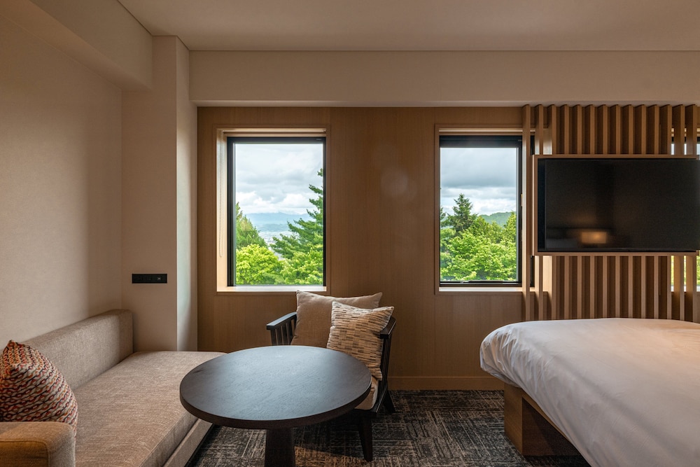 DELUXE, TWIN BEDS