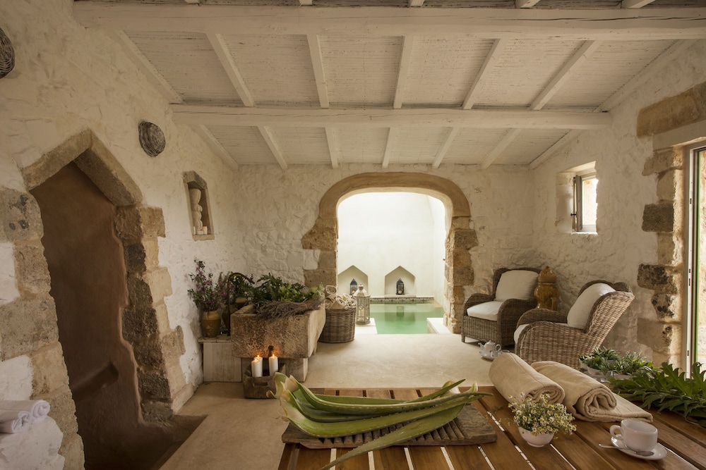 swimming pool spa
