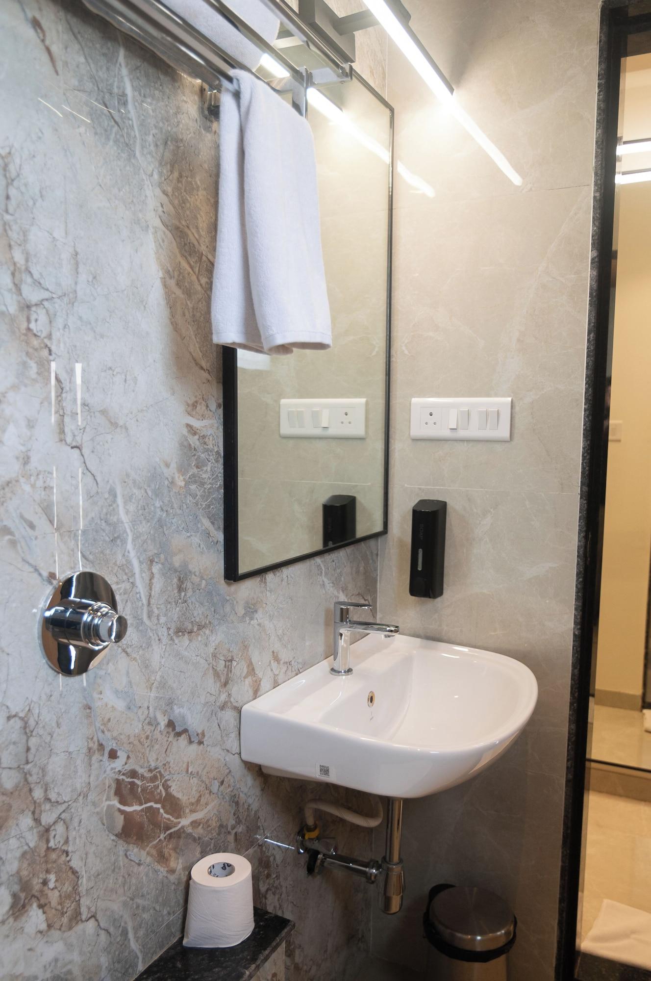 Mastiff Hotel, Hinjawadi 49/50