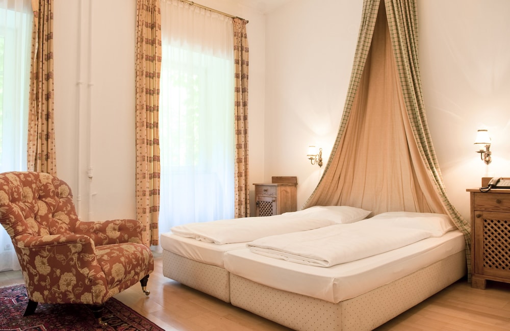 SUPERIOR, DOUBLE BED