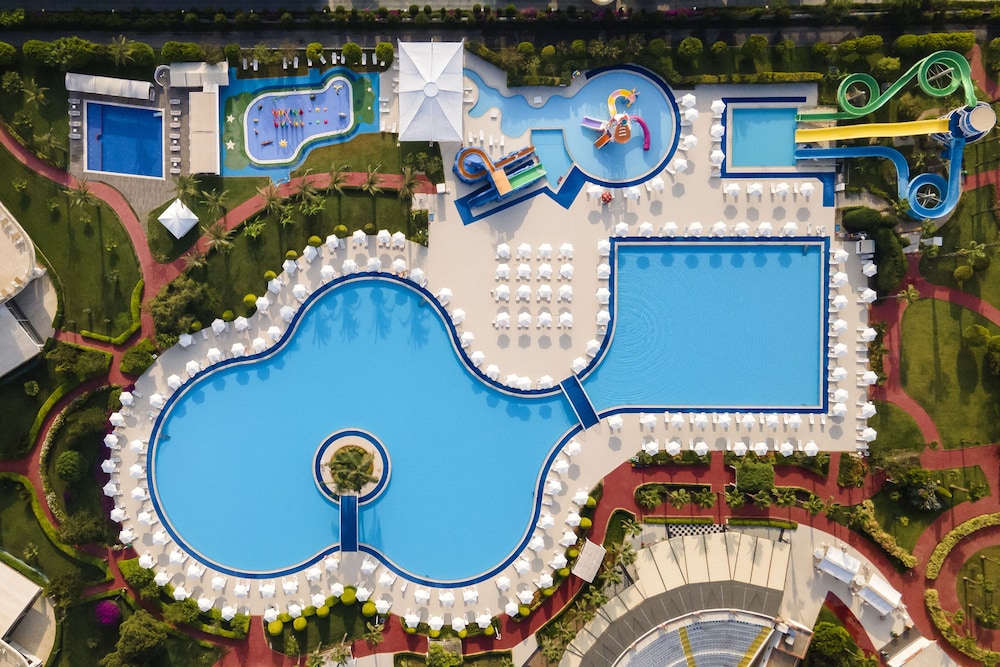 Miracle Resort Hotel 9/72