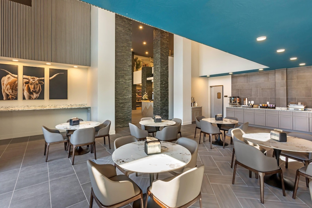The Valor, Ascend Hotel Collection 46/55