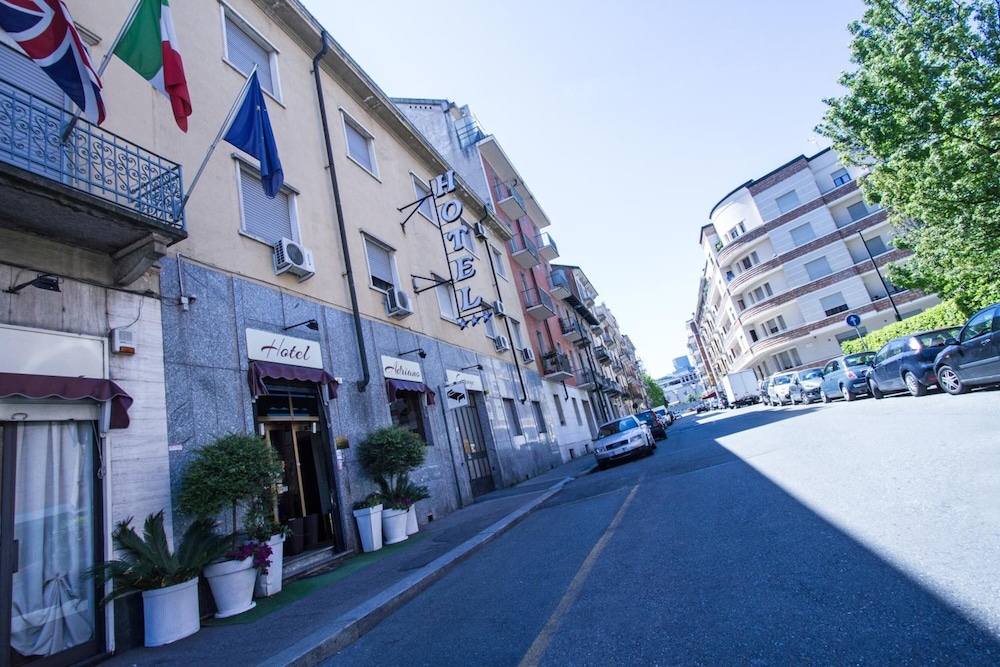 Hotel Adriano 32/33