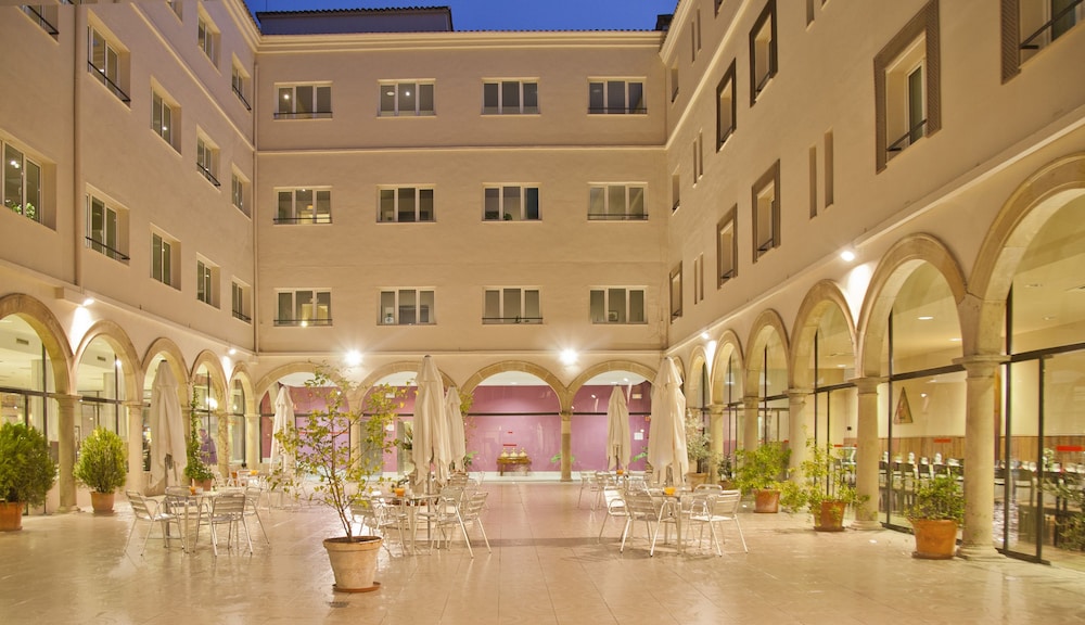 Trh Ciudad de Baeza 26/32