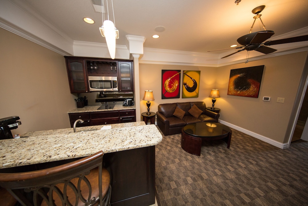 Camden On the Lake Resort Spa Yacht Club 37/68