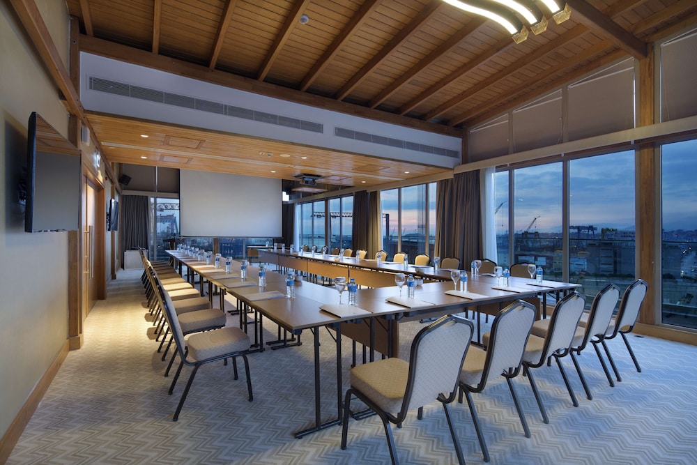 DOUBLETREE BY HILTON HOTEL ISTANBUL - TUZLA 49/54