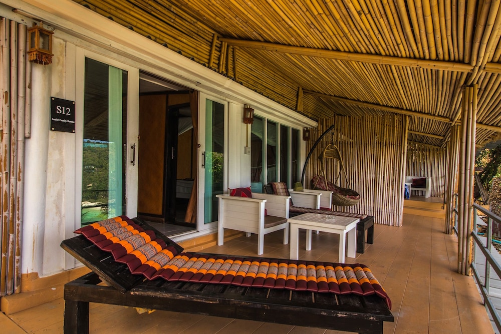 Taatoh Seaview Resort 35/50