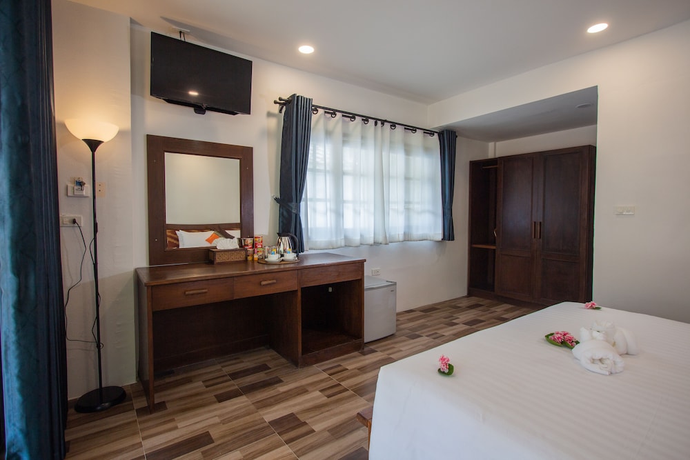Adarin Beach Resort (ex New Lapaz Villa) 37/65