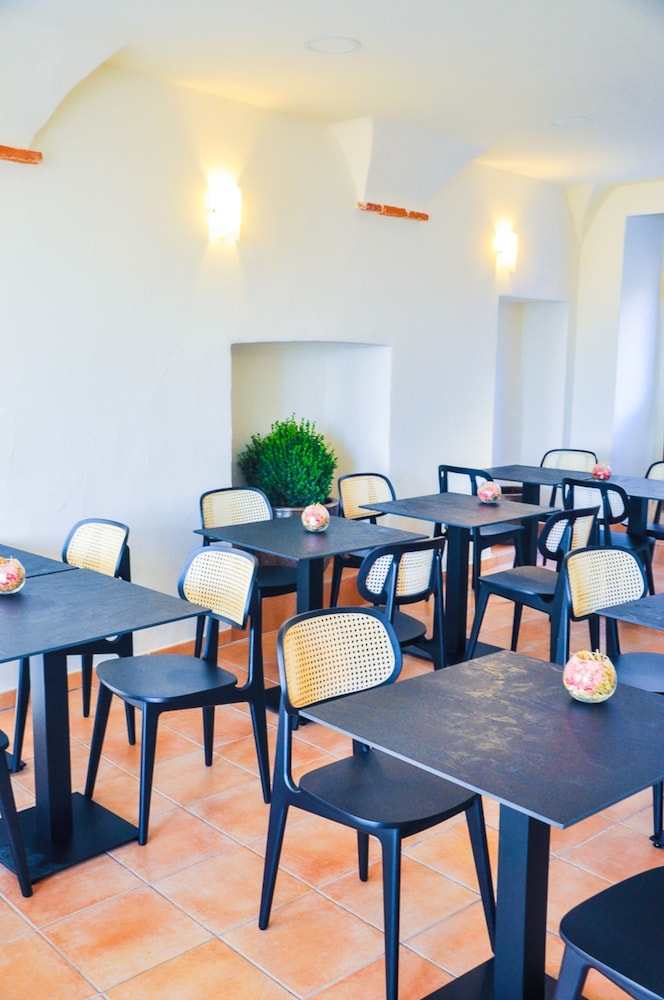 Hotel Posta Vecchia 67/84