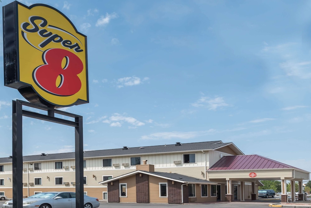 Super 8 By Wyndham Boise 4/29