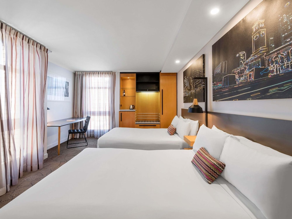 Mercure Brisbane King George Square 16/73