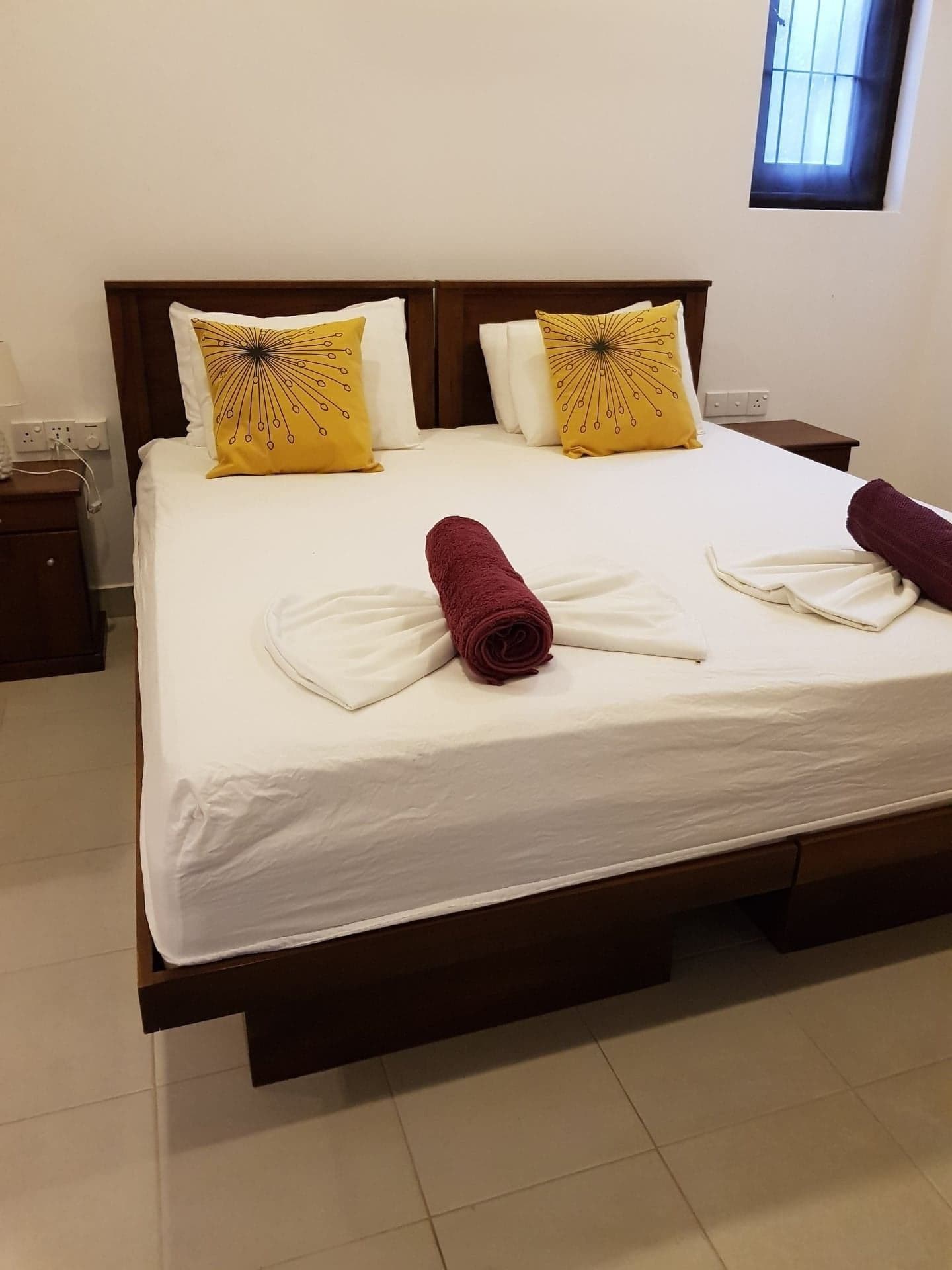 DELUXE, DOUBLE BED